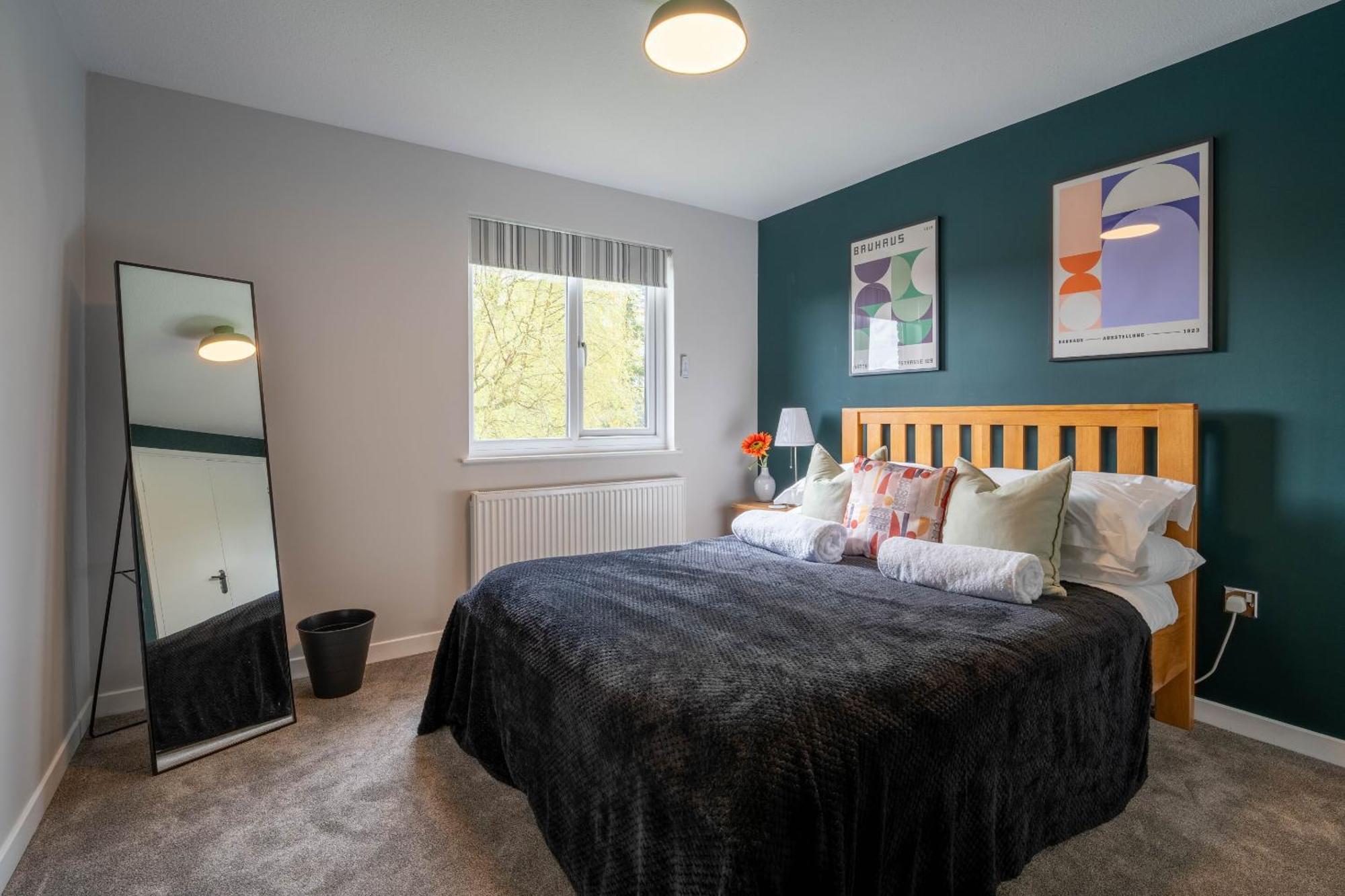 Park View- 2 Bed Apartment Close To East Surrey Hospital Salfords Exterior foto